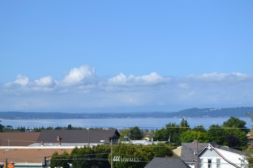 627 Main Street, Unit B Edmonds, WA 98020 - Photo 1 of 15
