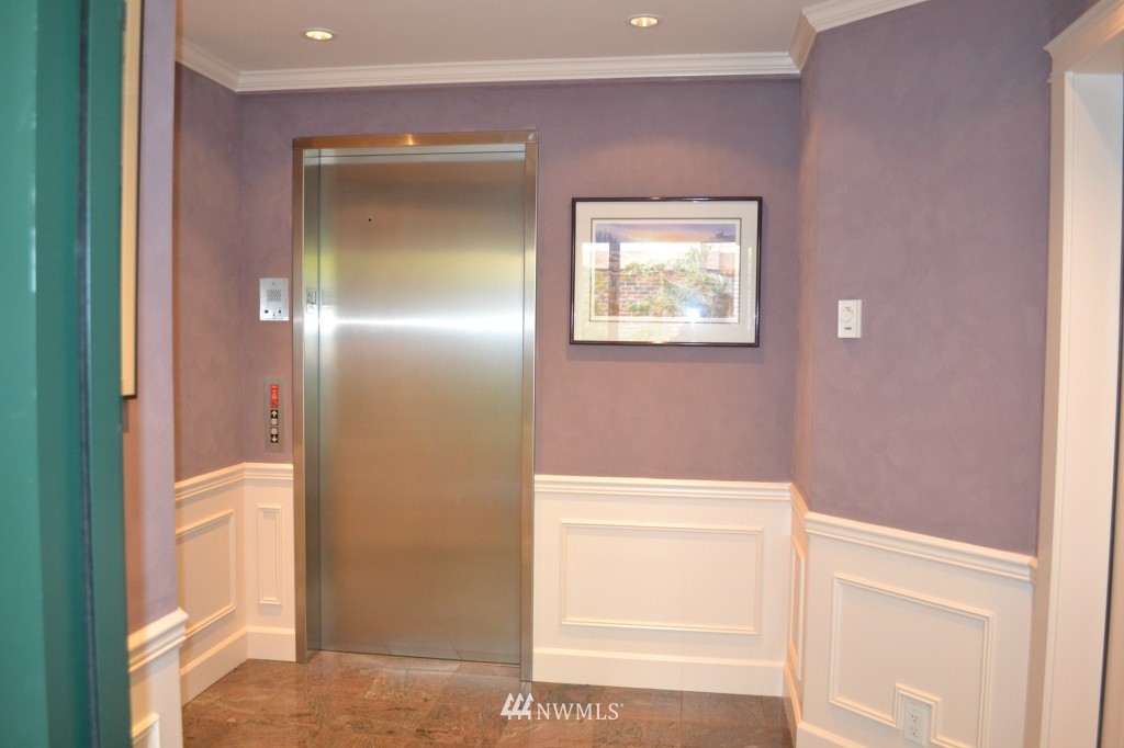 627 Main Street, Unit B Edmonds, WA 98020 - Photo 3 of 15
