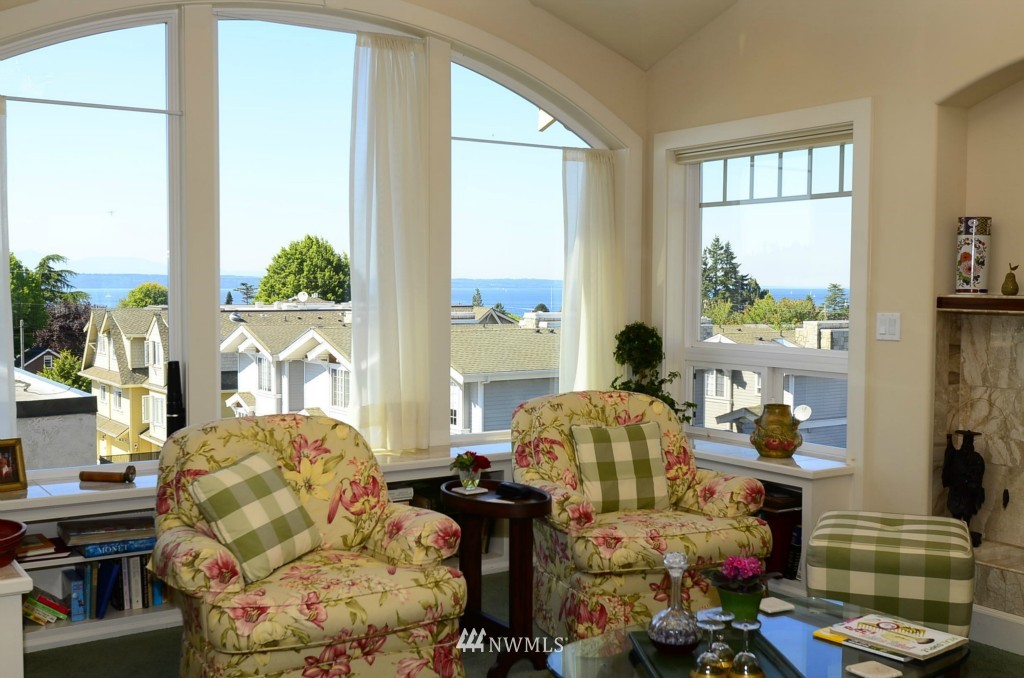 627 Main Street, Unit B Edmonds, WA 98020 - Photo 4 of 15