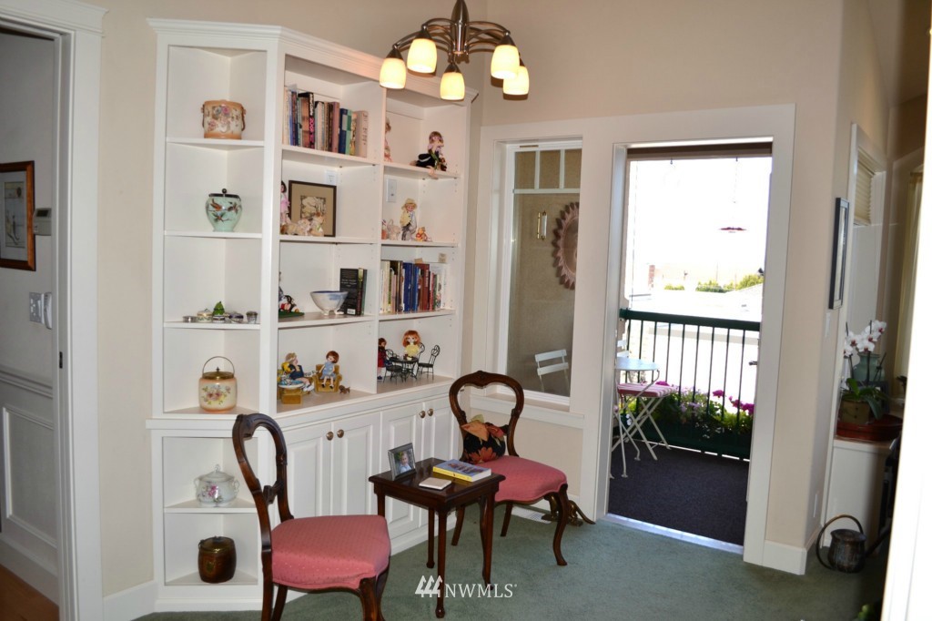 627 Main Street, Unit B Edmonds, WA 98020 - Photo 7 of 15