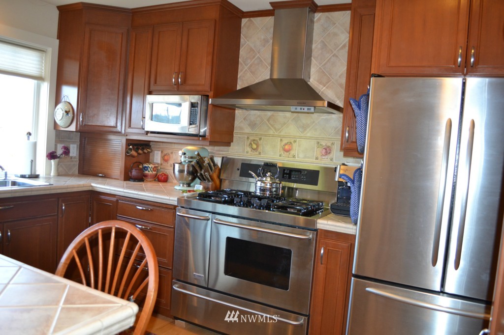 627 Main Street, Unit B Edmonds, WA 98020 - Photo 9 of 15