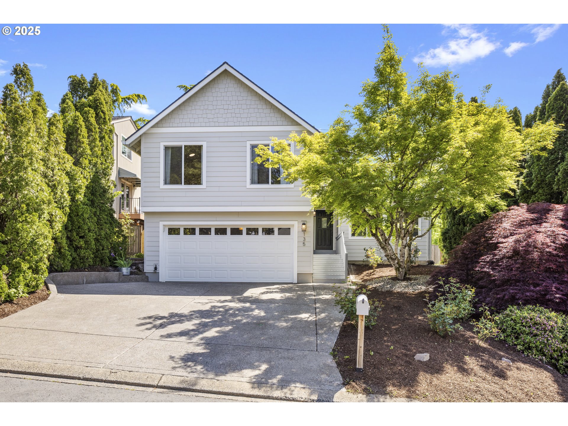 135 Kingsgate Road Lake Oswego, OR 97035 - Photo 1 of 48 Gallery Image 1