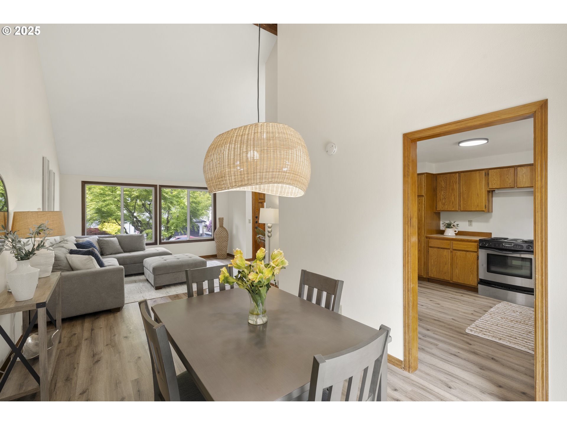 135 Kingsgate Road Lake Oswego, OR 97035 - Photo 13 of 48 Gallery Image 13