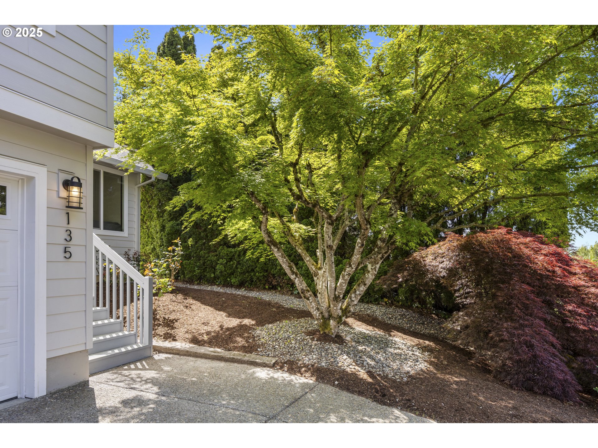 135 Kingsgate Road Lake Oswego, OR 97035 - Photo 3 of 48 Gallery Image 3