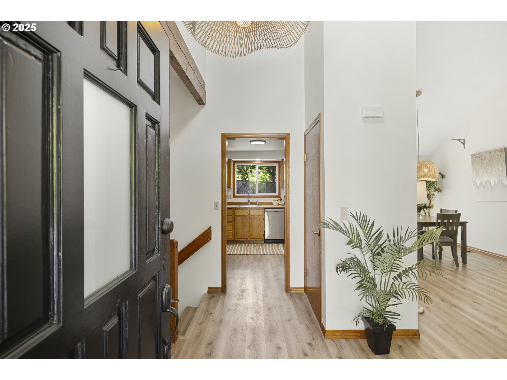 135 Kingsgate Road Lake Oswego, OR 97035 - Photo 4 of 48 Gallery Image 4