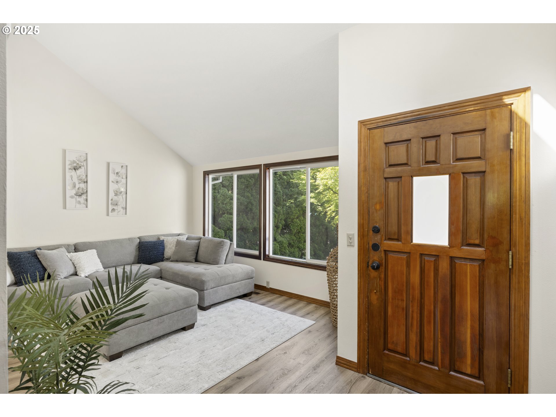 135 Kingsgate Road Lake Oswego, OR 97035 - Photo 5 of 48 Gallery Image 5