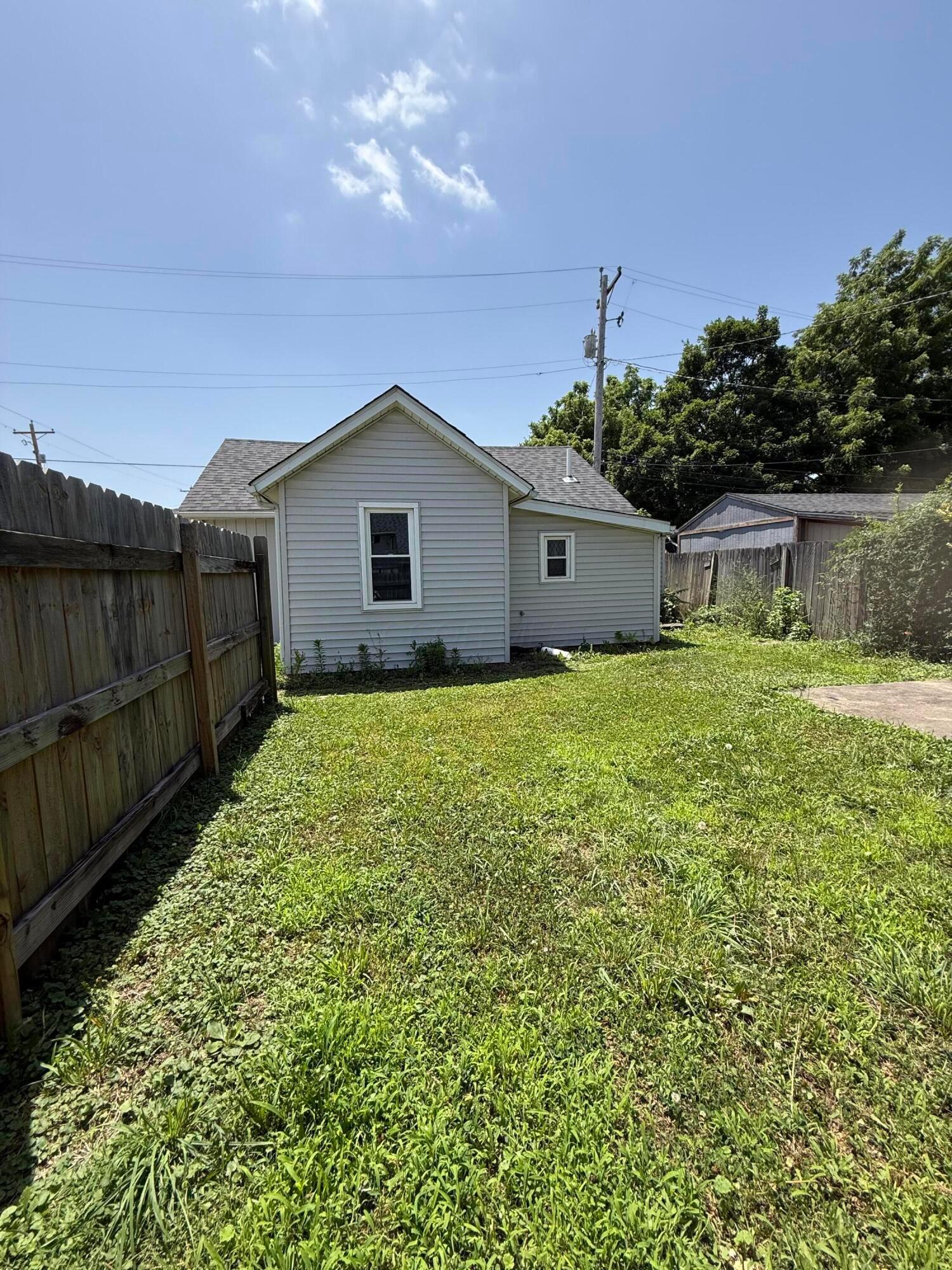 1007 South Washington Street Circleville, OH 43113 - Photo 18 of 19 IMG_8089