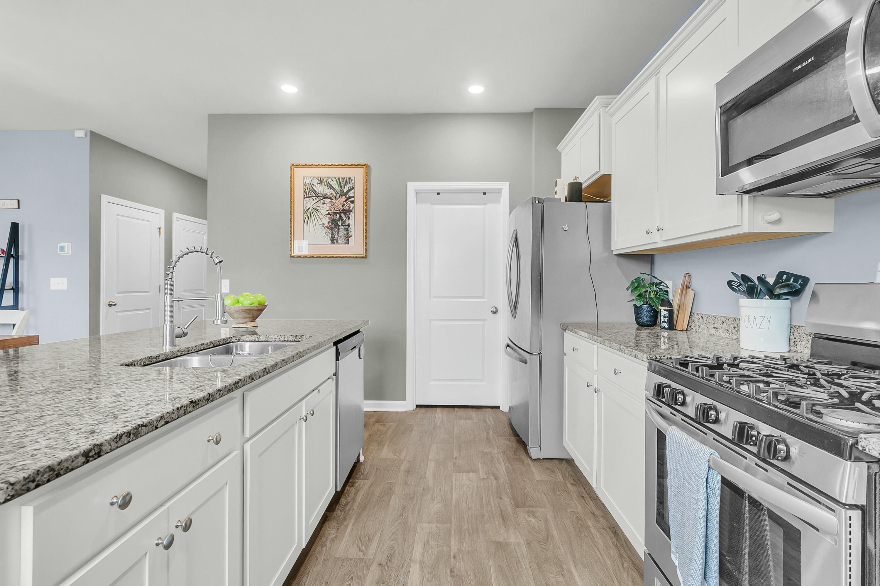 543 Wayton Circle Moncks Corner, SC 29461 - Photo 8 of 36 tempImagecNcLty