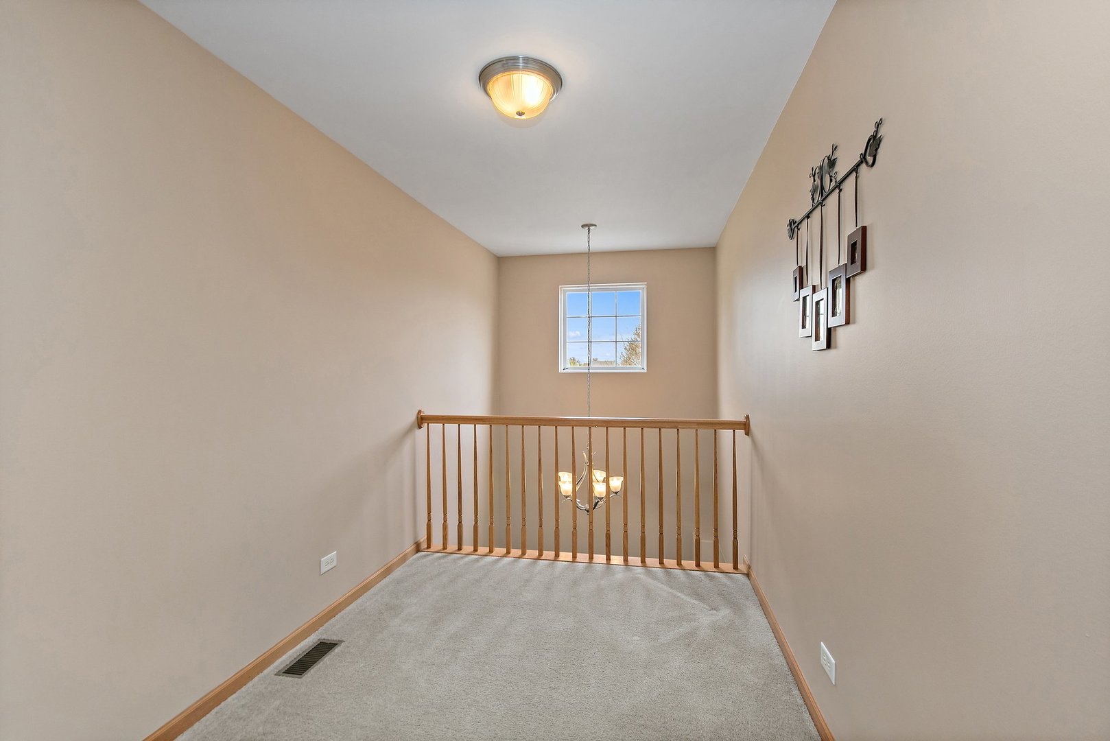 244 Prescott Avenue Elgin, IL 60124 - Photo 19 of 31 a view of a hallway with entryway