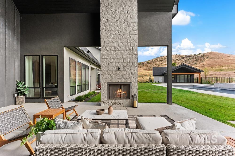 6162 North High Valley Way Boise, ID 83714 - Photo 7 of 50