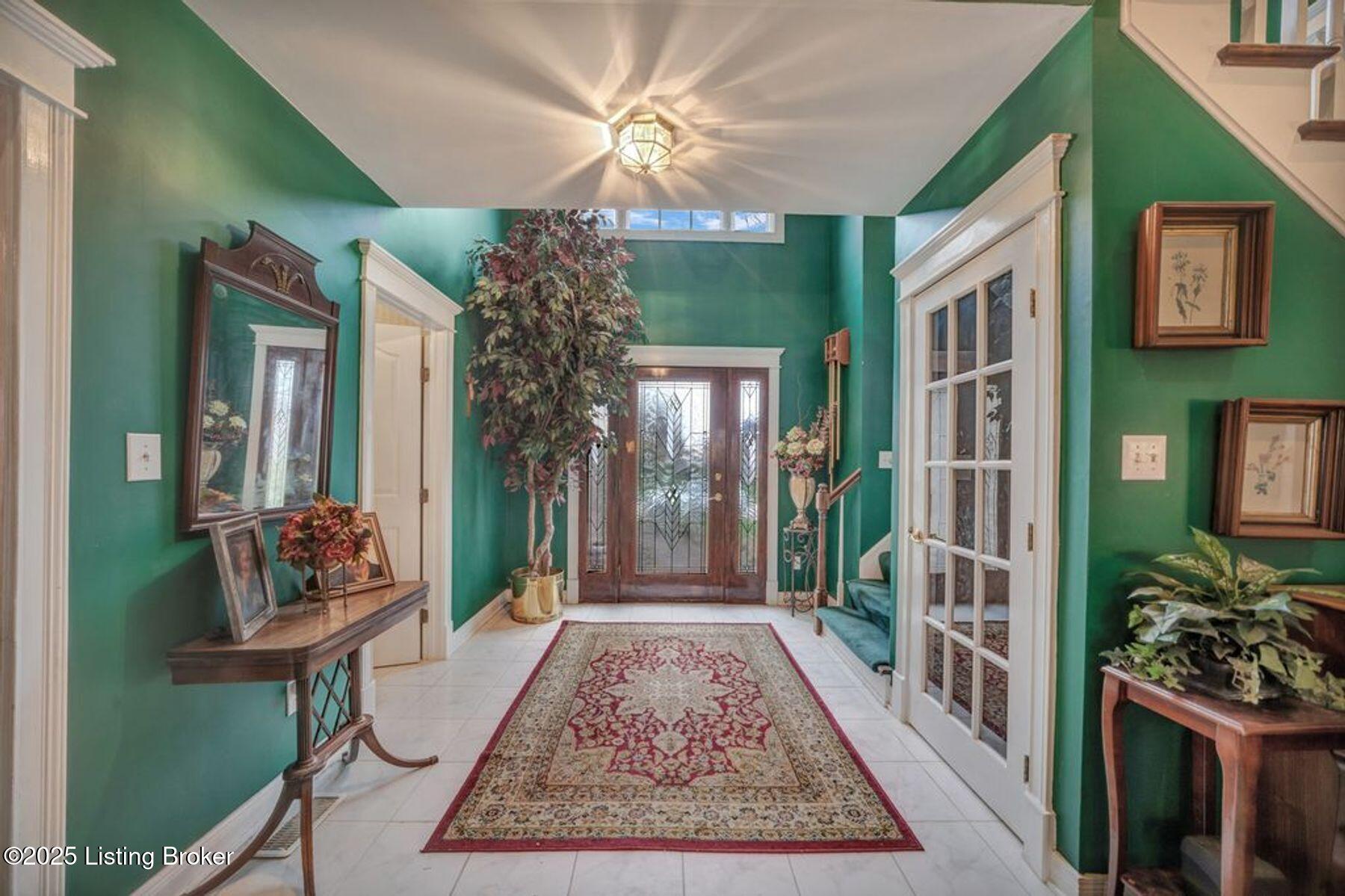 2021 Hillcircle Road Louisville, KY 40214 - Photo 4 of 46 photo_online_019