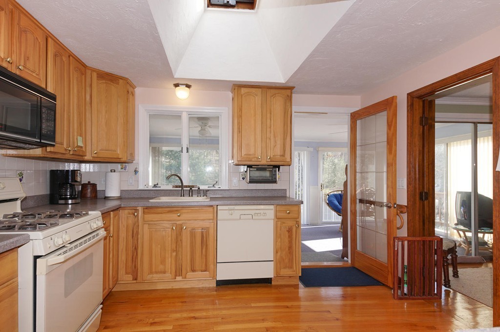 15 Partridge Road Medfield, MA 02052 - Photo 3 of 19 Gallery Image 3