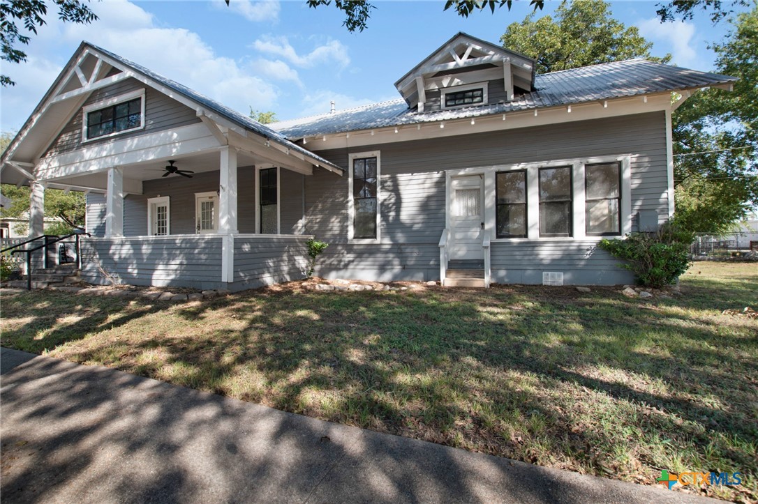 107 West 5th Street Lampasas, TX 76550 - Photo 2 of 32