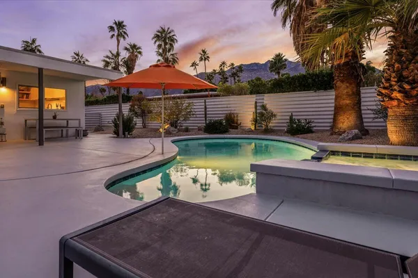 $1,150,000 | 1538 East Verbena Drive, Palm Springs, CA 92262
