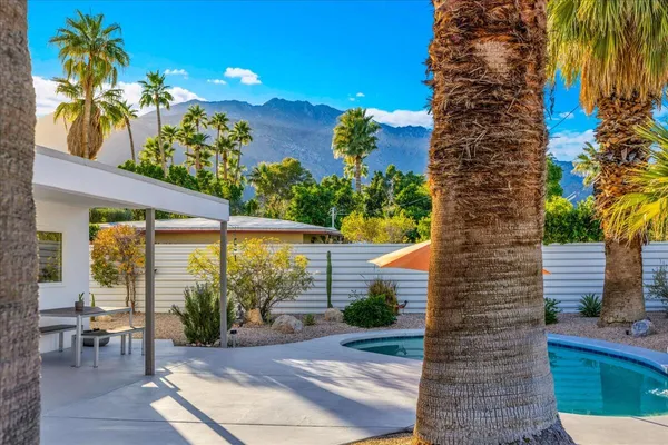 $1,150,000 | 1538 East Verbena Drive, Palm Springs, CA 92262
