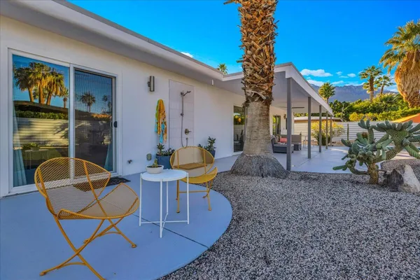 $1,150,000 | 1538 East Verbena Drive, Palm Springs, CA 92262