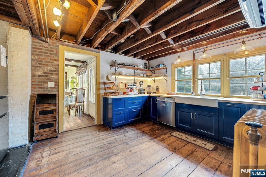 401 Wearimus Road Ho-Ho-Kus, NJ 07423 - Photo 12 of 49