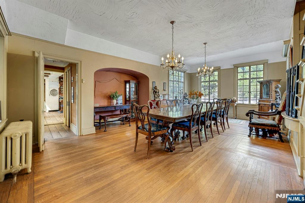 401 Wearimus Road Ho-Ho-Kus, NJ 07423 - Photo 17 of 49