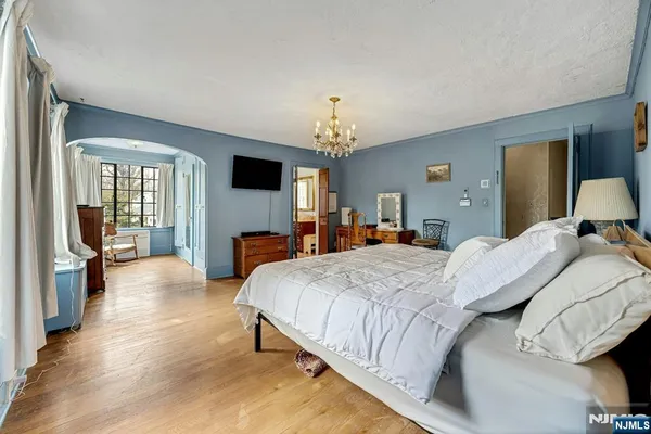 $1,299,000 | 401 Wearimus Road, Ho-Ho-Kus, NJ 07423