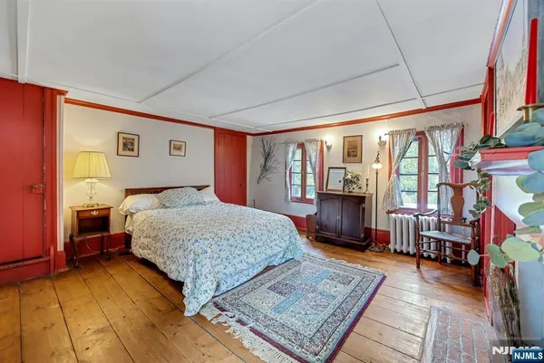 $1,299,000 | 401 Wearimus Road, Ho-Ho-Kus, NJ 07423