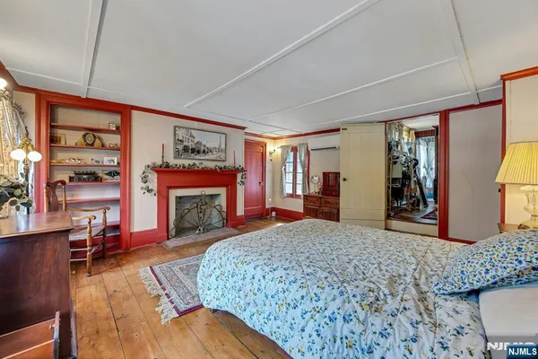$1,299,000 | 401 Wearimus Road, Ho-Ho-Kus, NJ 07423