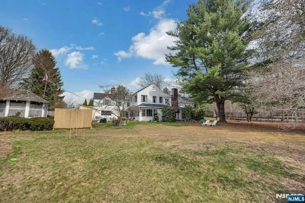 $1,299,000 | 401 Wearimus Road, Ho-Ho-Kus, NJ 07423