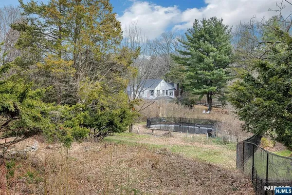 $1,299,000 | 401 Wearimus Road, Ho-Ho-Kus, NJ 07423
