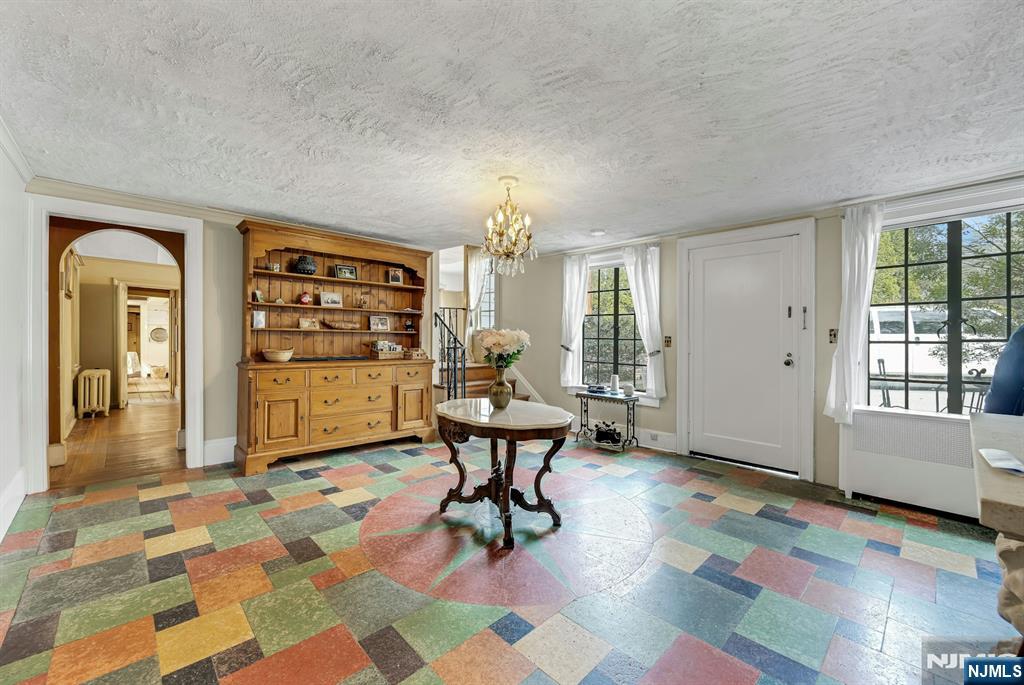 401 Wearimus Road Ho-Ho-Kus, NJ 07423 - Photo 6 of 49