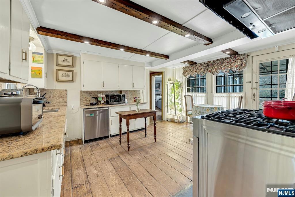 401 Wearimus Road Ho-Ho-Kus, NJ 07423 - Photo 8 of 49