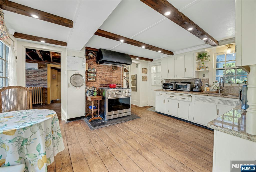 401 Wearimus Road Ho-Ho-Kus, NJ 07423 - Photo 10 of 49