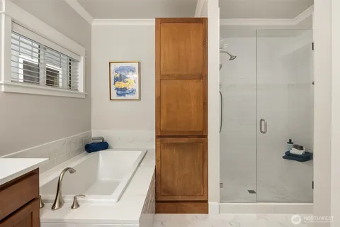 $1,500,000 | 2073 Northeast Noble Street, Issaquah, WA 98029