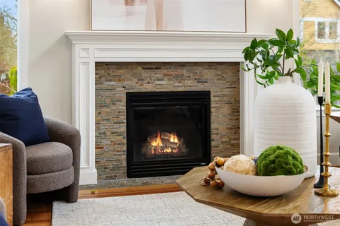 $1,500,000 | 2073 Northeast Noble Street, Issaquah, WA 98029