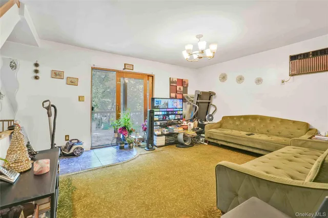 $800,000 | 303 Nassau Boulevard, West Hempstead, NY 11552