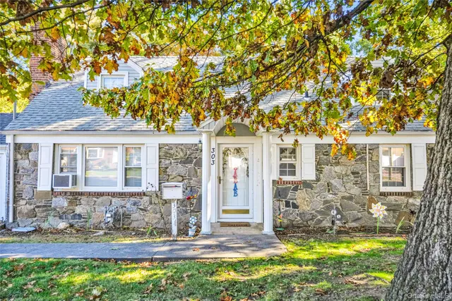 $800,000 | 303 Nassau Boulevard, West Hempstead, NY 11552