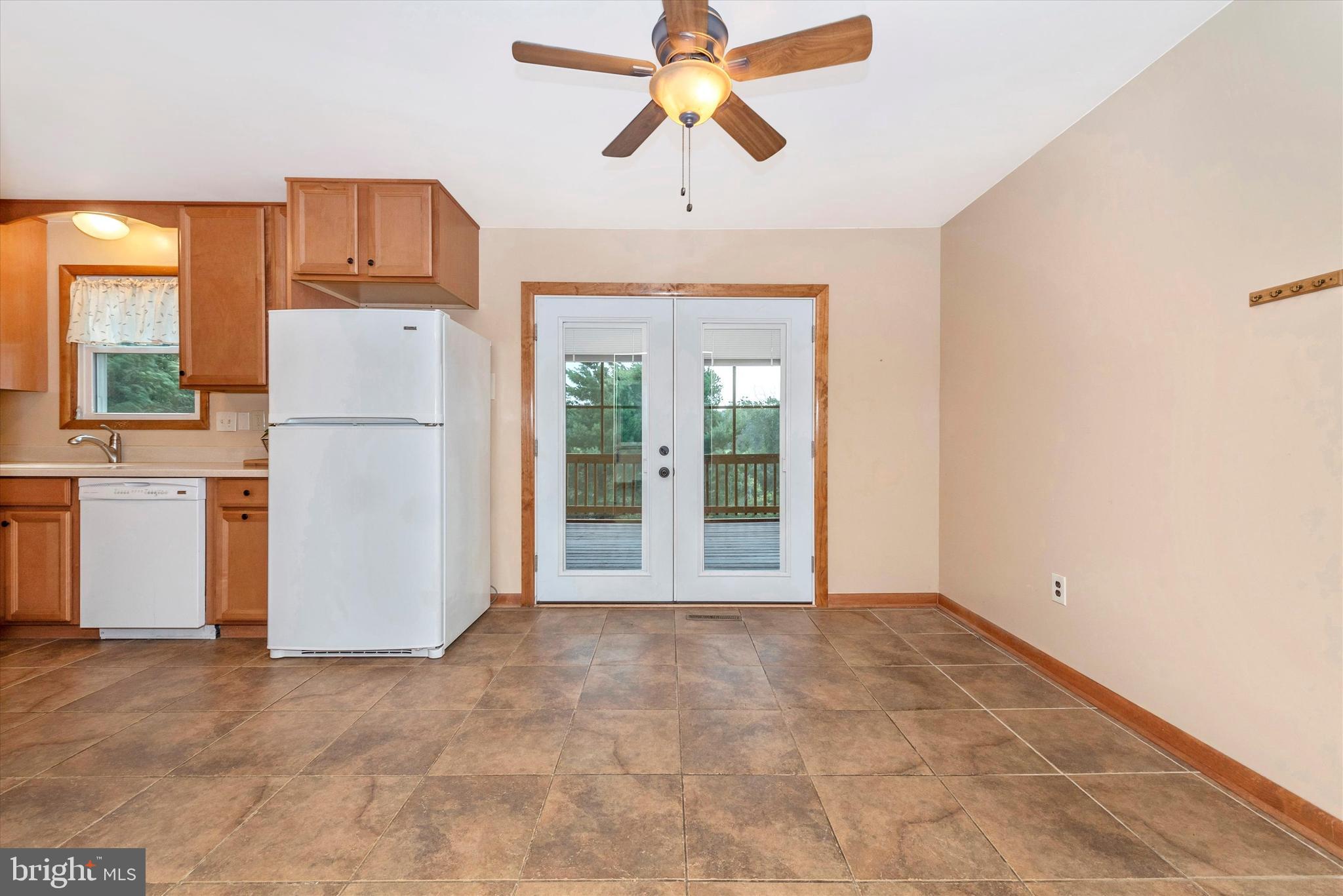 5333 Gold Mine Road Frederick, MD 21703 - Photo 6 of 34 Dining Area in Kitchen