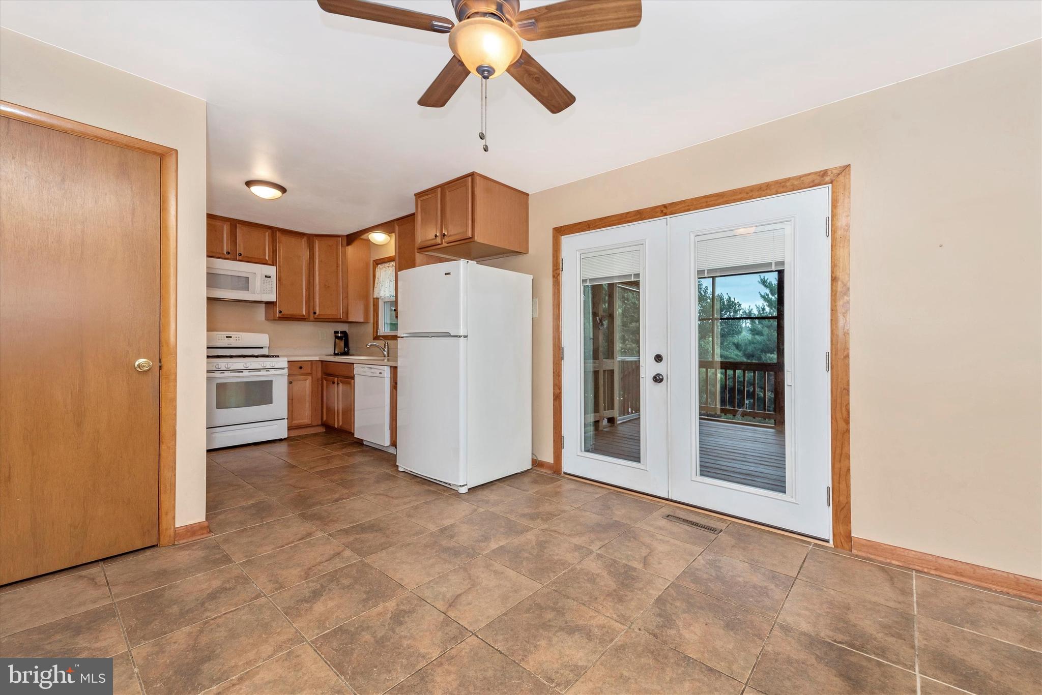 5333 Gold Mine Road Frederick, MD 21703 - Photo 7 of 34 Dining Area in Kitchen