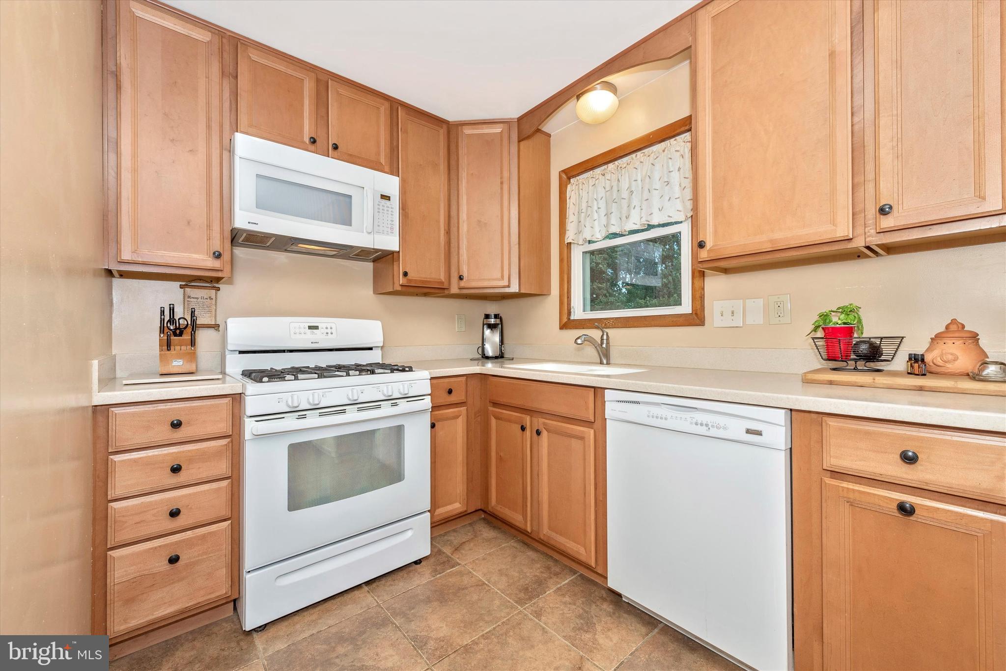 5333 Gold Mine Road Frederick, MD 21703 - Photo 9 of 34 Country Kitchen