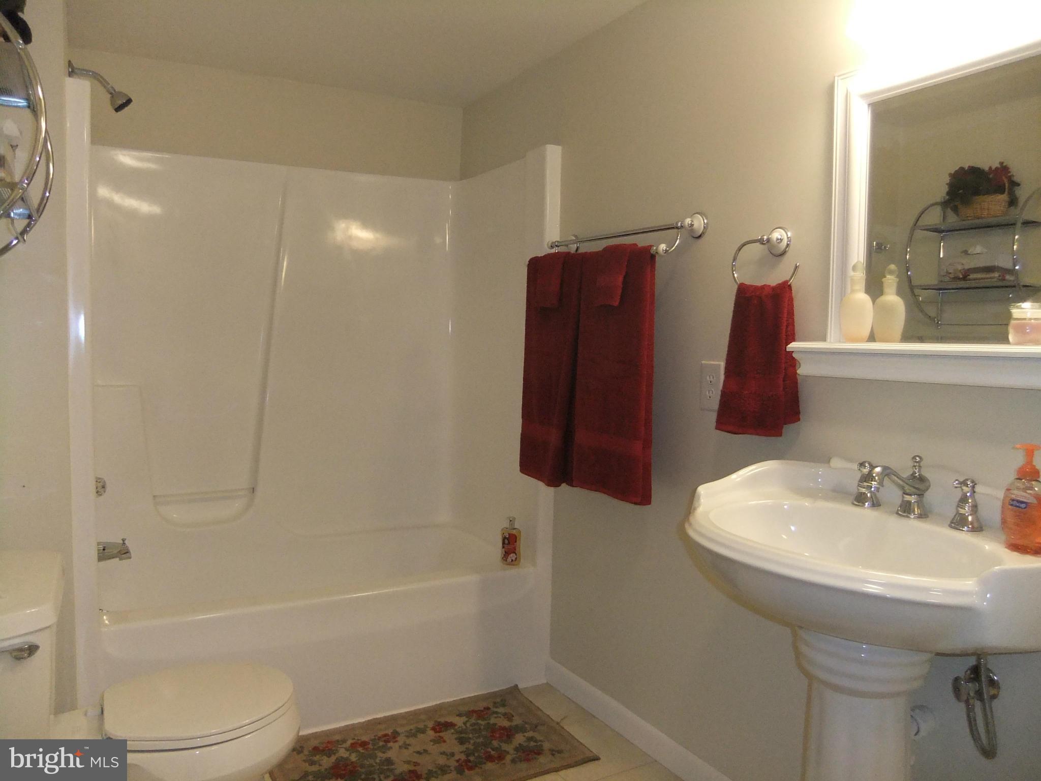 433 Ridge Avenue Hagerstown, MD 21740 - Photo 15 of 30 Bath