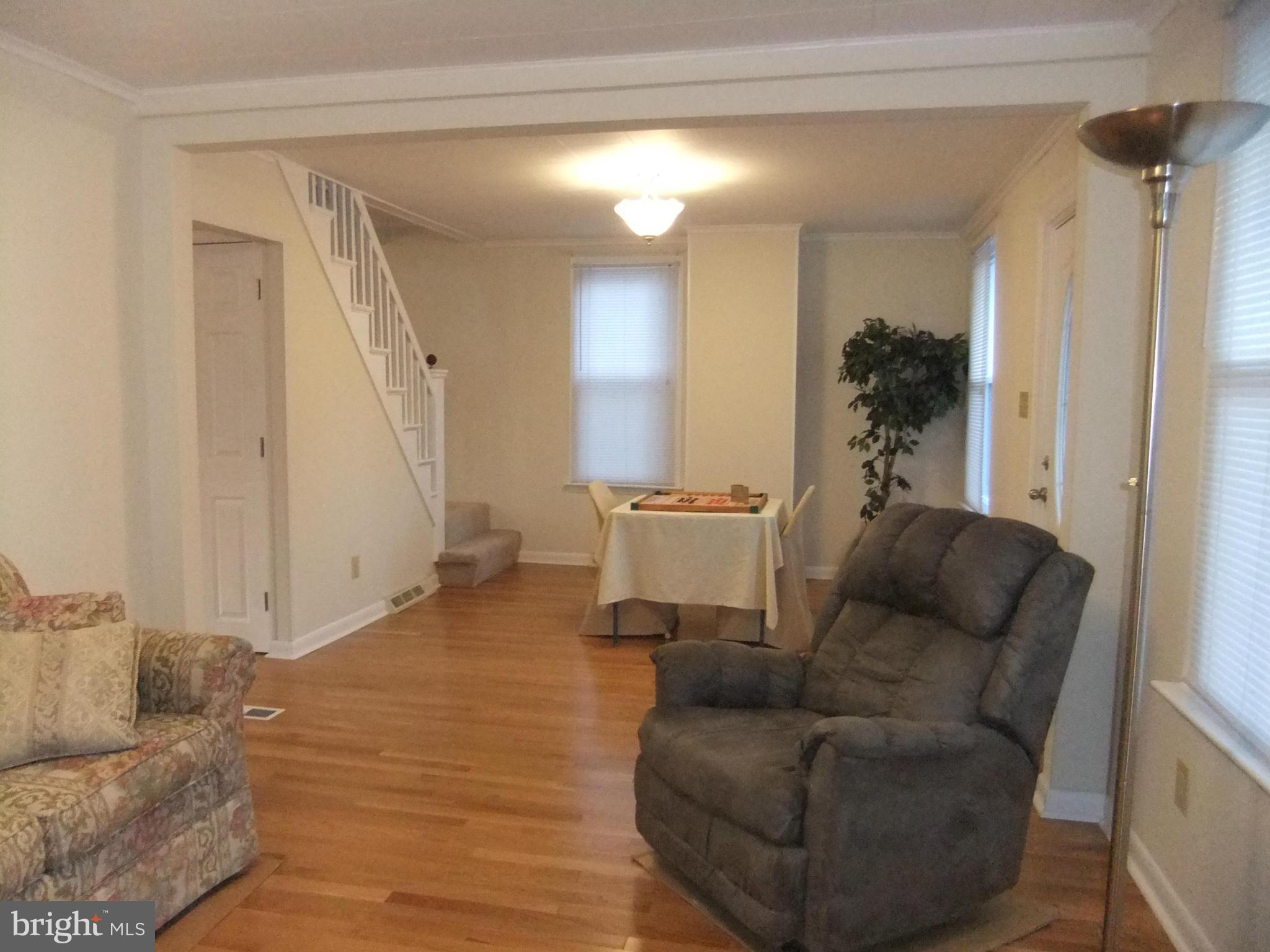 433 Ridge Avenue Hagerstown, MD 21740 - Photo 17 of 30 Living Room
