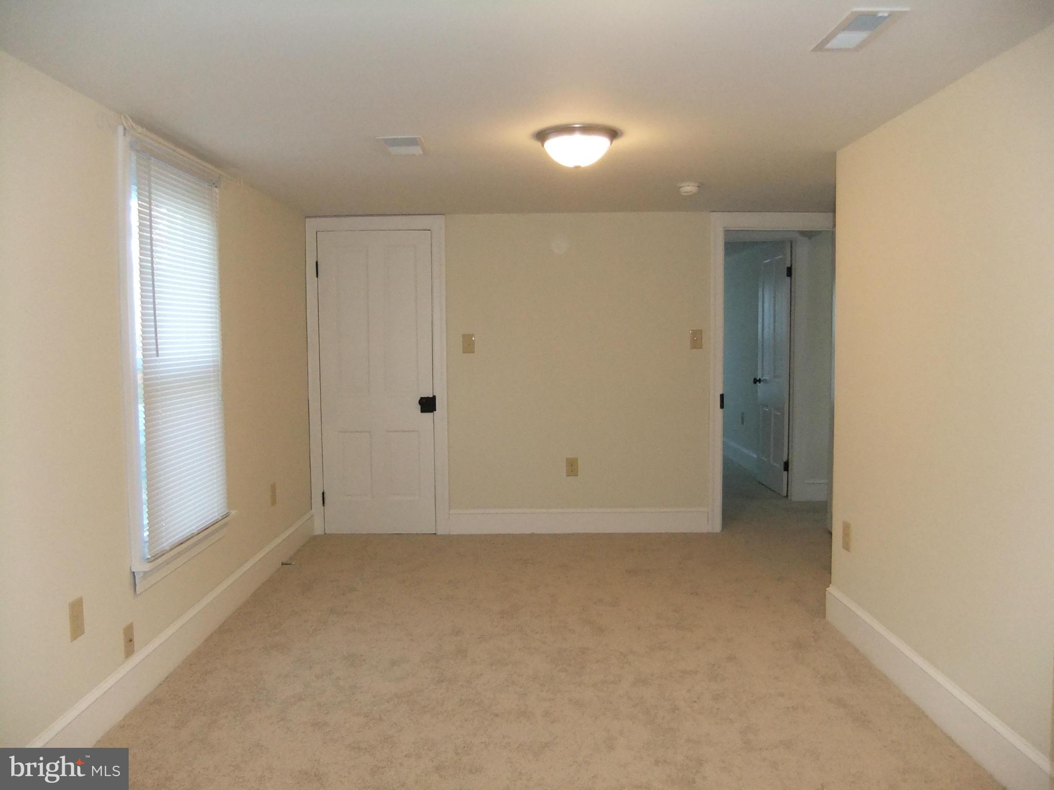 433 Ridge Avenue Hagerstown, MD 21740 - Photo 20 of 30 Bedroom (Master)