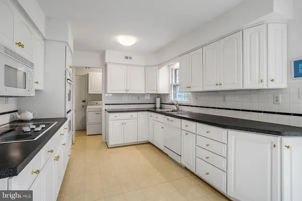 $799,000 | 15101 Carrolton Road, Rockville, MD 20853