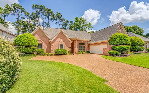 $485,000 | 6600 Quail Pointe Circle North, Memphis, TN 38120