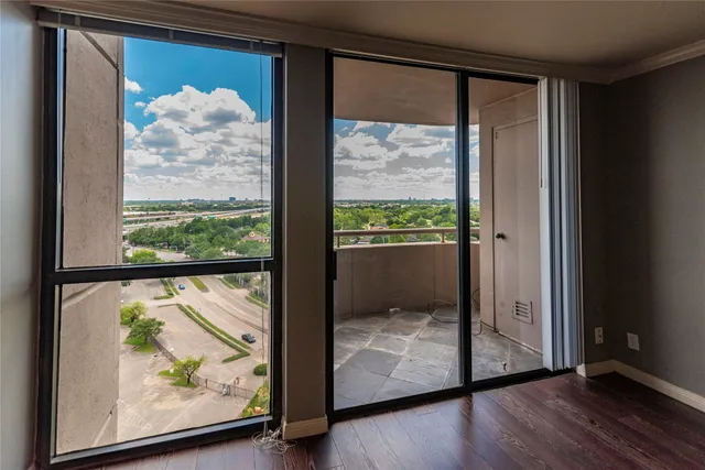 $145,000 | 3525 Sage Road, Unit 1402, Houston, TX 77056