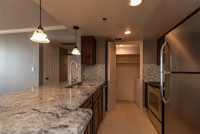 $145,000 | 3525 Sage Road, Unit 1402, Houston, TX 77056