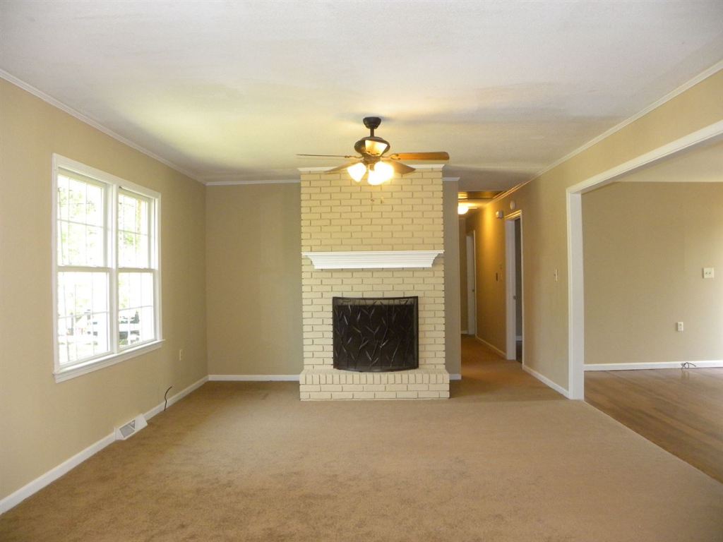 1100 Whitehall Road Anderson, SC 29625 - Photo 3 of 15 Gallery Image 3