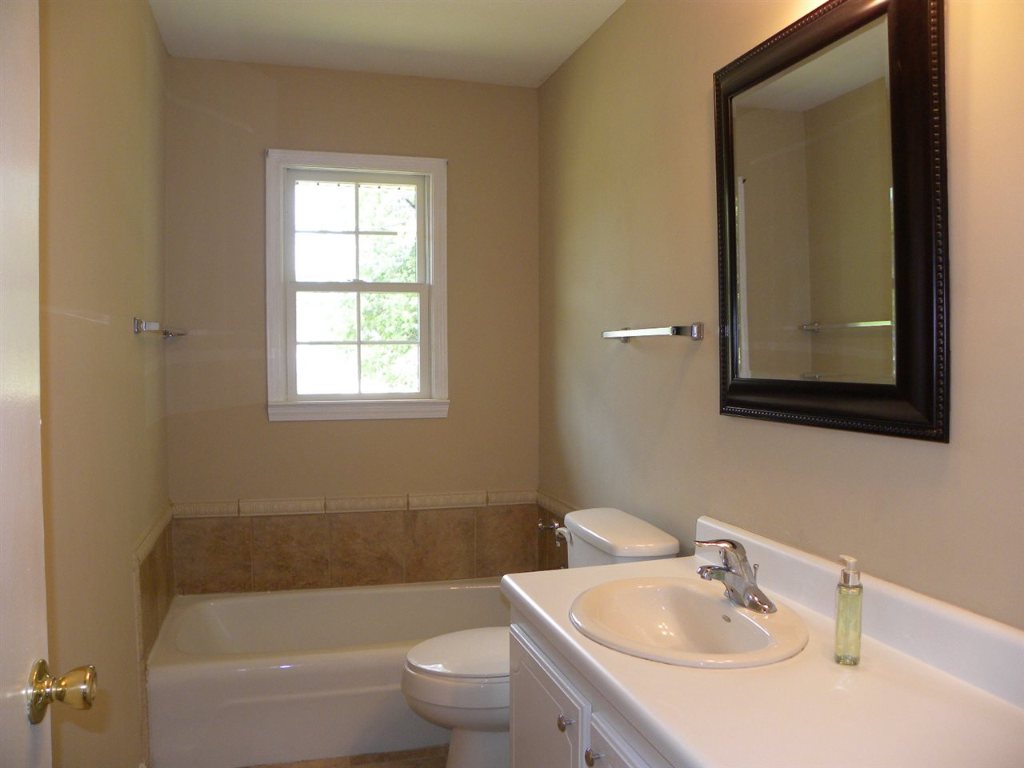 1100 Whitehall Road Anderson, SC 29625 - Photo 10 of 15 Gallery Image 10