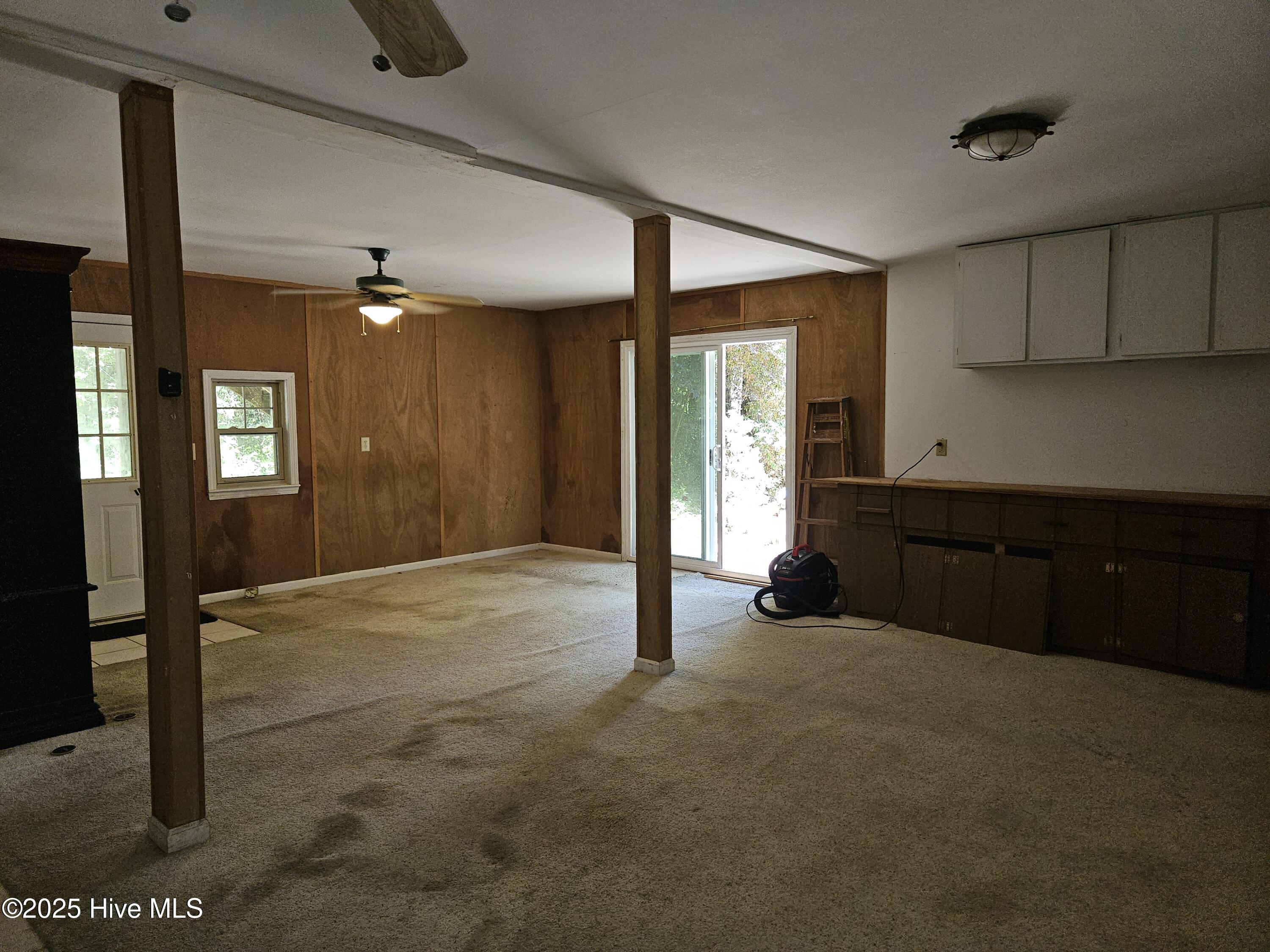 6308 Head Road Wilmington, NC 28409 - Photo 7 of 14 Lower Level Living area