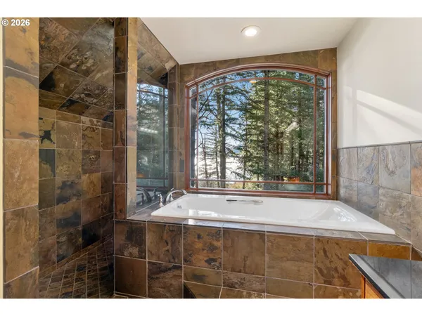 $2,500,000 | 47742 Highway 14, Stevenson, WA 98648