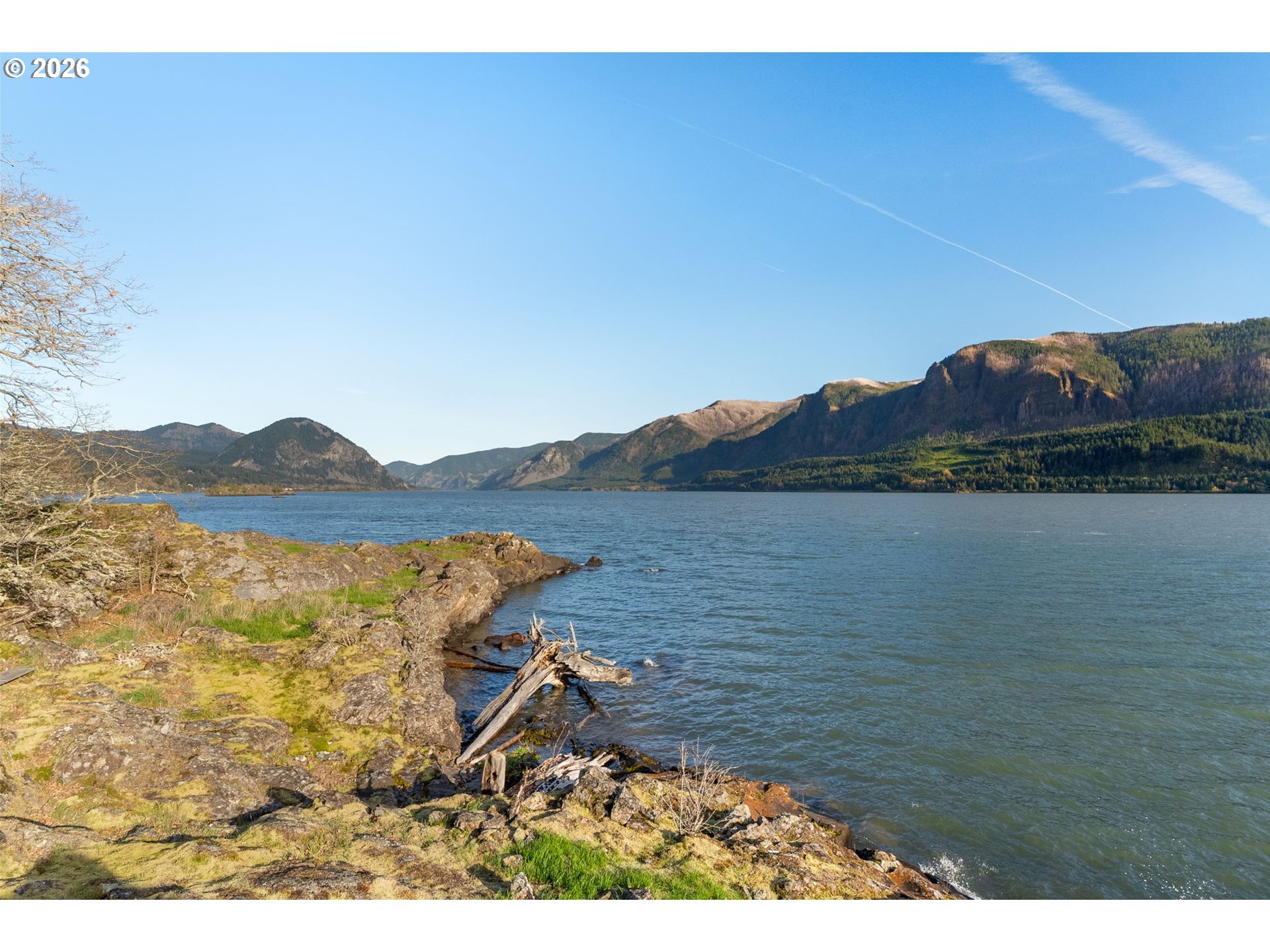 47742 Highway 14 Stevenson, WA 98648 - Photo 43 of 48 a view of lake and mountain