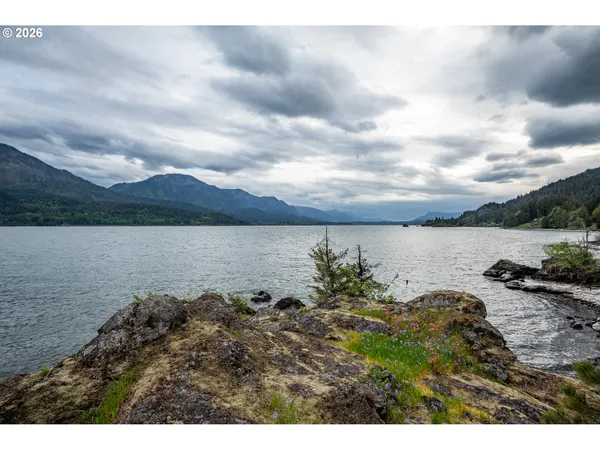 $2,500,000 | 47742 Highway 14, Stevenson, WA 98648